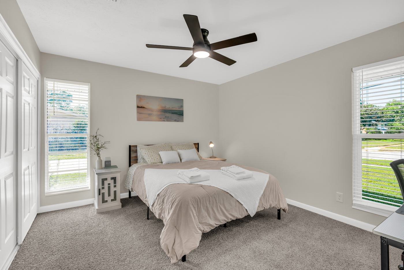 Second queen bedroom in Mandarin Jacksonville furnished rental