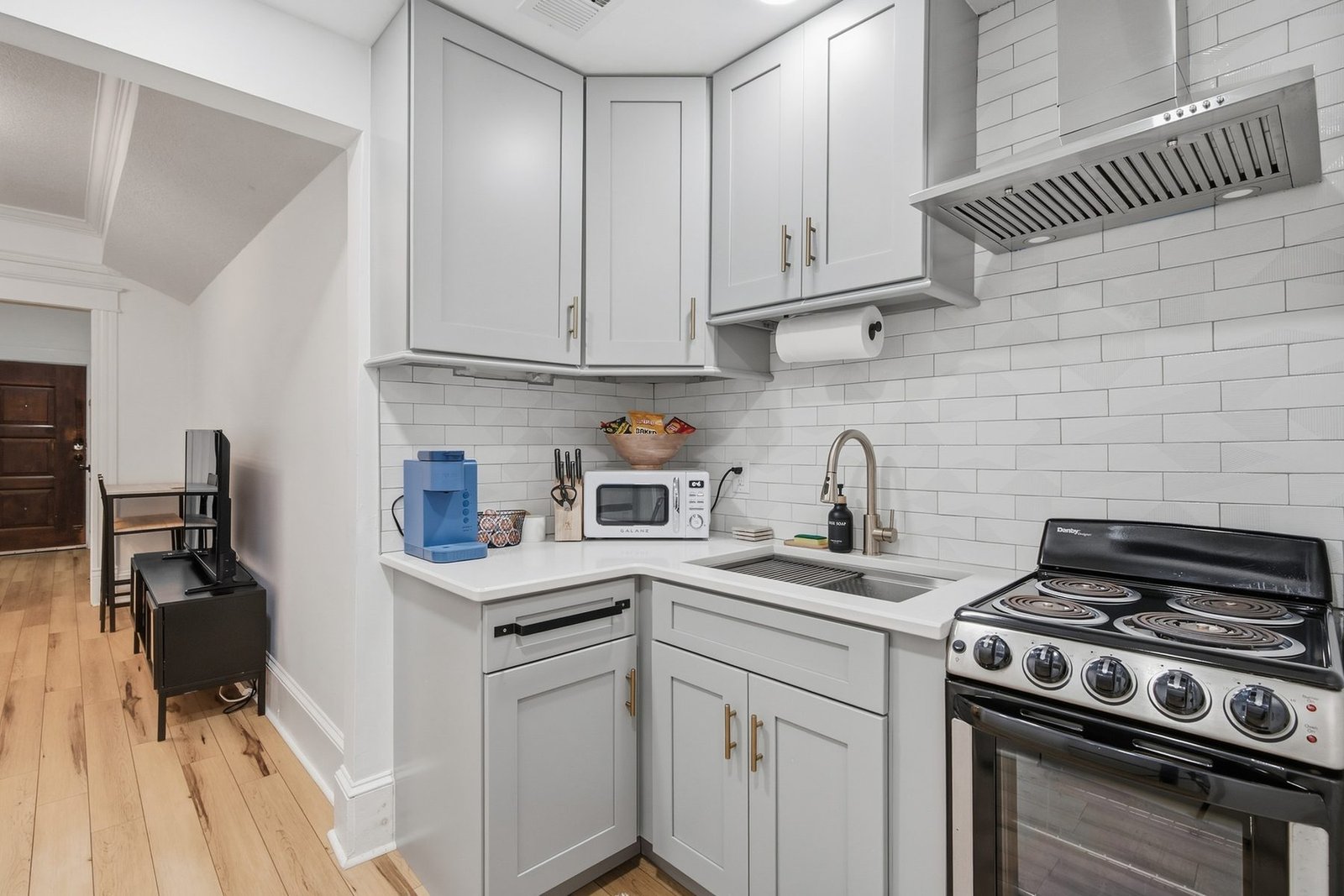 Full kitchen with gas range